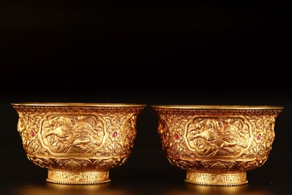 A pair of Exquisite Gilt Bronze Auspicious Beast Pattern Bowl