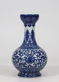 A Exquisite Blue and White Lotus Flower Pattern Vase