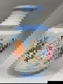 A Exquisite Famille-Rose Figures Pattern Vase