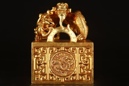 A Exquisite Gilt Bronze Auspicious Beast Seal