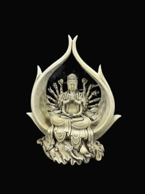 A Exquisite Blanc-De-Chine Statue of Thousand-Armed Avalokitesvara Ornament