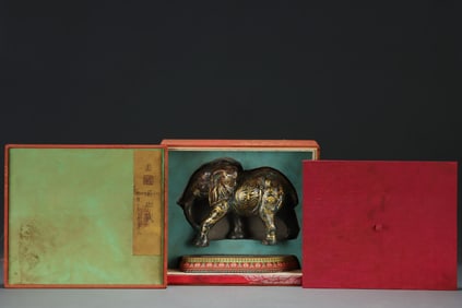 A Exquisite Gold-inlaid Bronze Elephant