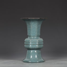 A Exquisite Ru yao Ice Crackle Pattern Vase, with poem