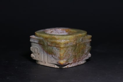A Exquisite Archaic Jade Beast-Face Pattern Handheld Ornament