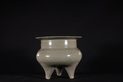 A Exquisite Guan yao Celadon Glzed Censer