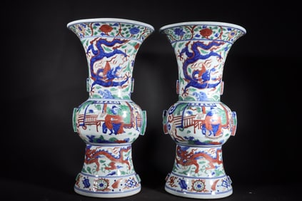 A pair of Exquisite Blue and White Wucai Dragon Pattern Vase