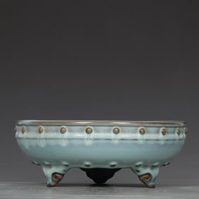 A Exquisite Jun yao Sky Blue Glazed Tripod Brush Washer