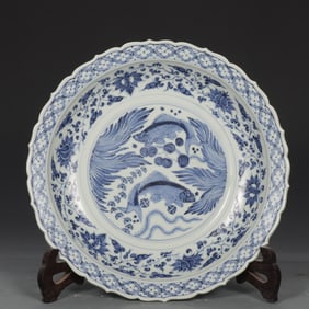 A Exquisite Blue and White Fish and Lotus Pattern Plate