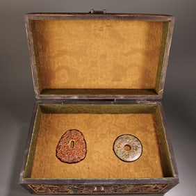 A pair of Exquisite High-Relief White Jade Painted Colored Outline in Gold Jade Pendant