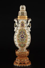 A Exquisite Filigree Gilt Bronze Inlaid Jade Vase