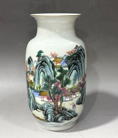 A Exquisite Famille-Rose Landscape Pattern Vase