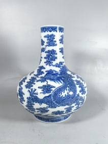 A Exquisite Blue and White Seawater Dragon Pattern Vase