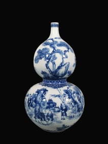 A Exquisite Blue and White Figures Pattern Gourd-Shaped Vase