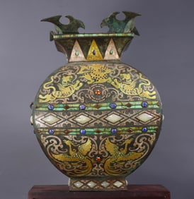 A Exquisite Bronze Gold and Silver-Inlaid Inlaid Hetian Jade Double-Ears Jar