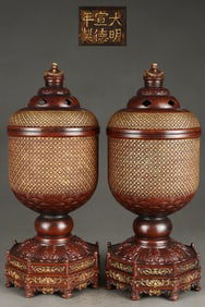 A pair of Exquisite Gilt Bronze Hat Stand