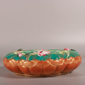 A Exquisite Enamel Carved Painted Gold Lotus Leaf-Shaped Brush Washer