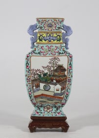 A Exquisite Famille-Rose Landscape Pattern Vase