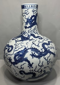 A Exquisite Blue and White Seawater Dragon Pattern Vase