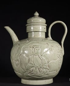 A Exquisite Yue yao Celadon Glzed Figures Pattern Ewer