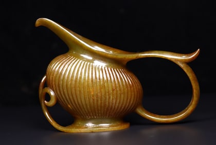 A Exquisite Hetian Jade Ewer