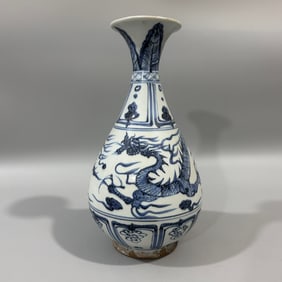 A Exquisite Blue and White Dragon Pattern Ewer