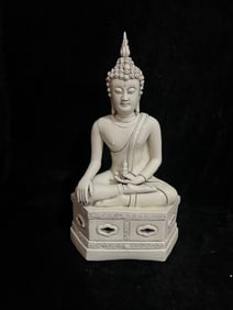A Exquisite Blanc-De-Chine Buddha Statue Ornament