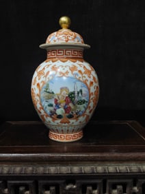 A Exquisite Famille-Rose Figures Pattern Jar