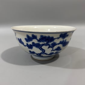 A Exquisite Blue and White Flower Pattern Bowl