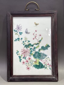 A Exquisite Famille-Rose Butterfly Pattern Porcelain Plate