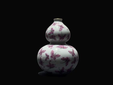 A Exquisite Famille-Rose Butterfly Pattern Gourd-Shaped Vase