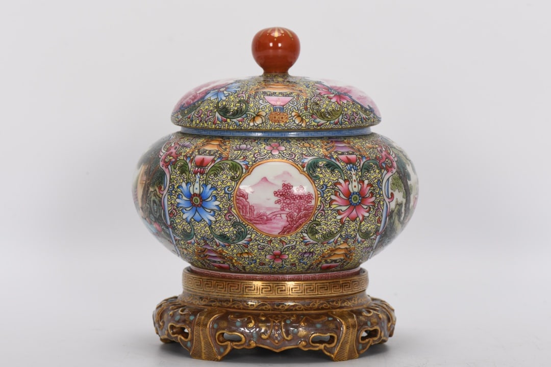 A Rare Enamel Figure Pattern Covered Jar - 2