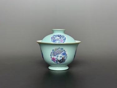 A Exquisite Green Ground Painted Gold Butterfly and Flower Pattern Bowl