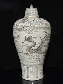 A Exquisite White Glaze Ink Color Dragon Pattern Vase