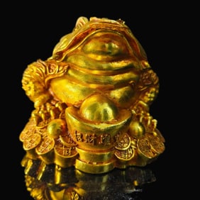 A Exquisite Gilt Bronze Three-Legged Golden Toad Ornament