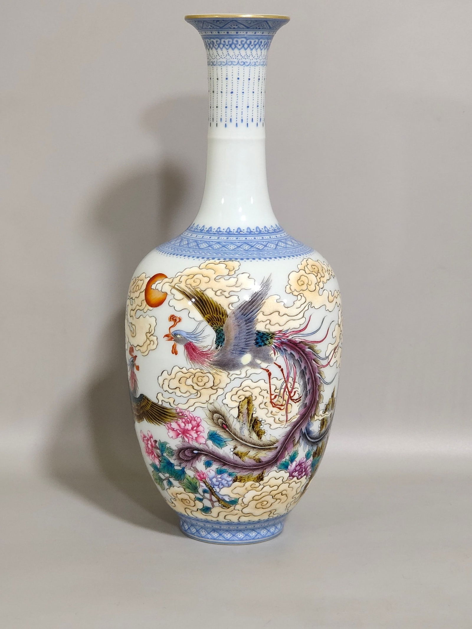 A Exquisite Blue and White Famille-Rose Phoenix Pattern Vase: A Exquisite Blue and White Famille-Rose Phoenix Pattern Vase,Qing Dynasty, China,Qianlong Six-character Mark,Size:8.6inx3.5in 