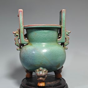 A Exquisite Jun yao Porcelain Flambe Glazed Tripod Double-Ears Censer