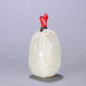 A Exquisite Hotan Jade Fruit-Shaped Snuff Bottle