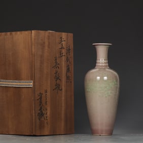 A Exquisite PeachBloom-Glazed Vase