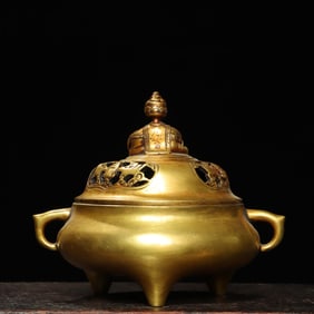 A Exquisite Gilt Bronze Hollow Bat Pattern Censer