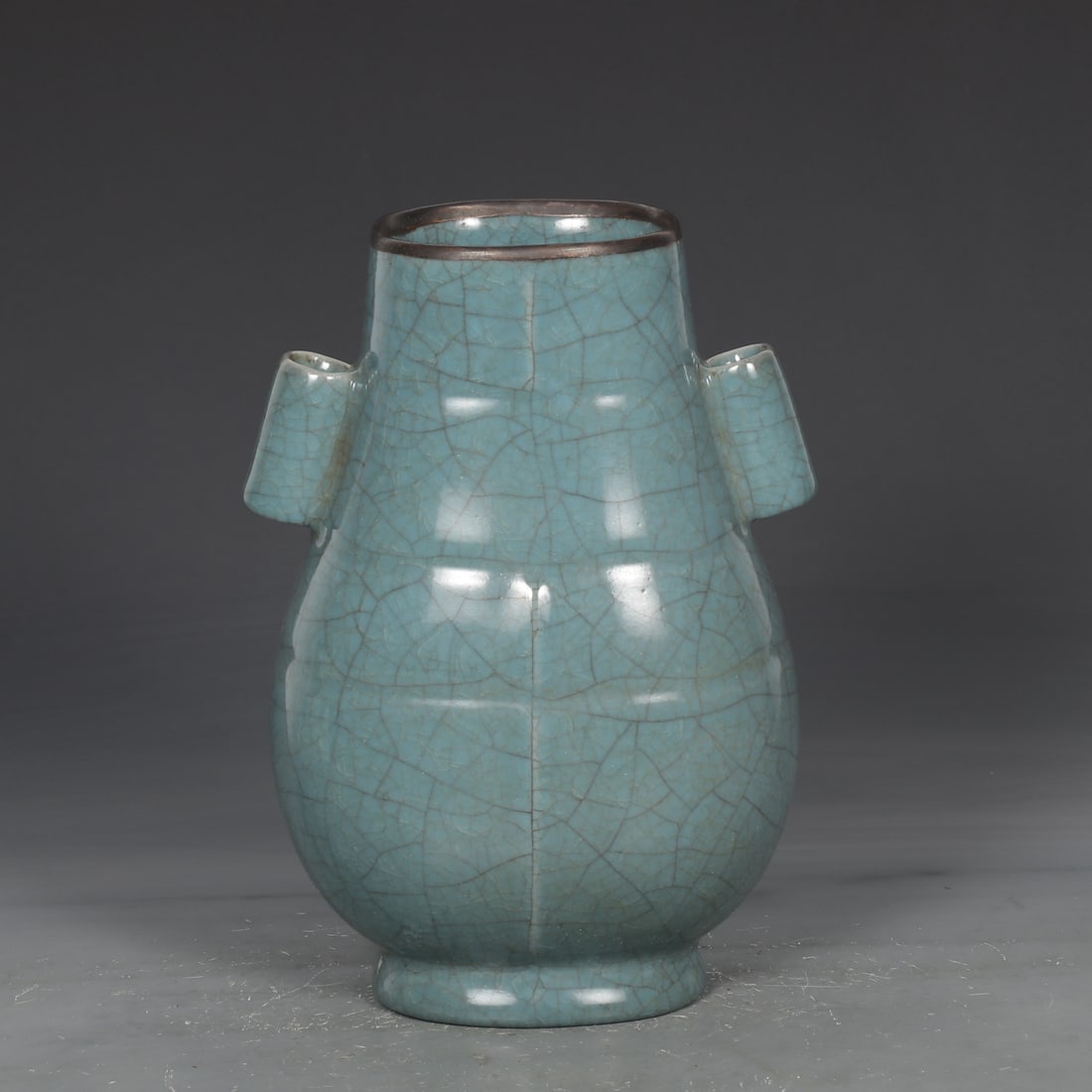 A Exquisite Ru yao Ice Crackle Pattern Vase, with poem: A Exquisite Ru yao Ice Crackle Pattern Vase,with poem,Song Dynasty,China,Size: 8.7inx3.3inx5.9in 汝窑冰片纹瓶,带诗文,中国宋É