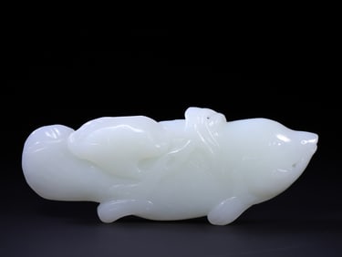 A Exquisite Hetian Jade Fish Ornament