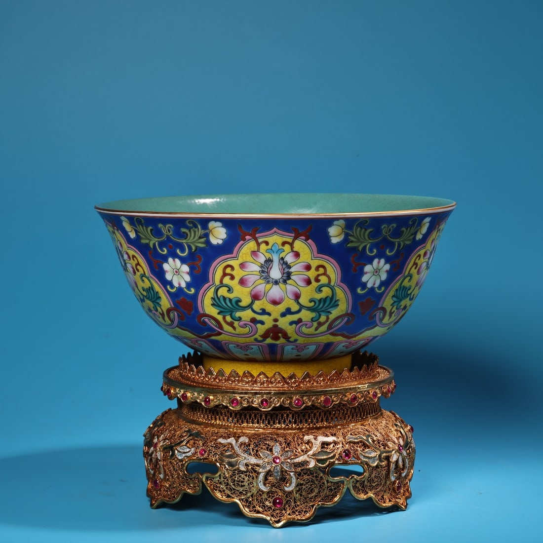 A Exquisite Enamel Famille-Rose Flower Pattern Bowl, With Gilt Silver Base (1 of 9)