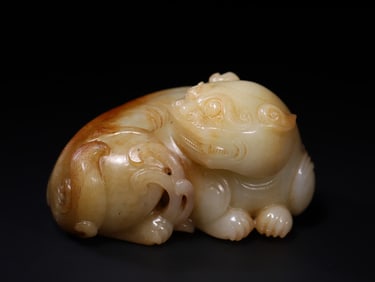 A Exquisite Hetian Jade Auspicious Beast Ornament