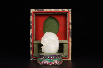 A Exquisite Hetian Jade Beast-Head Ornament