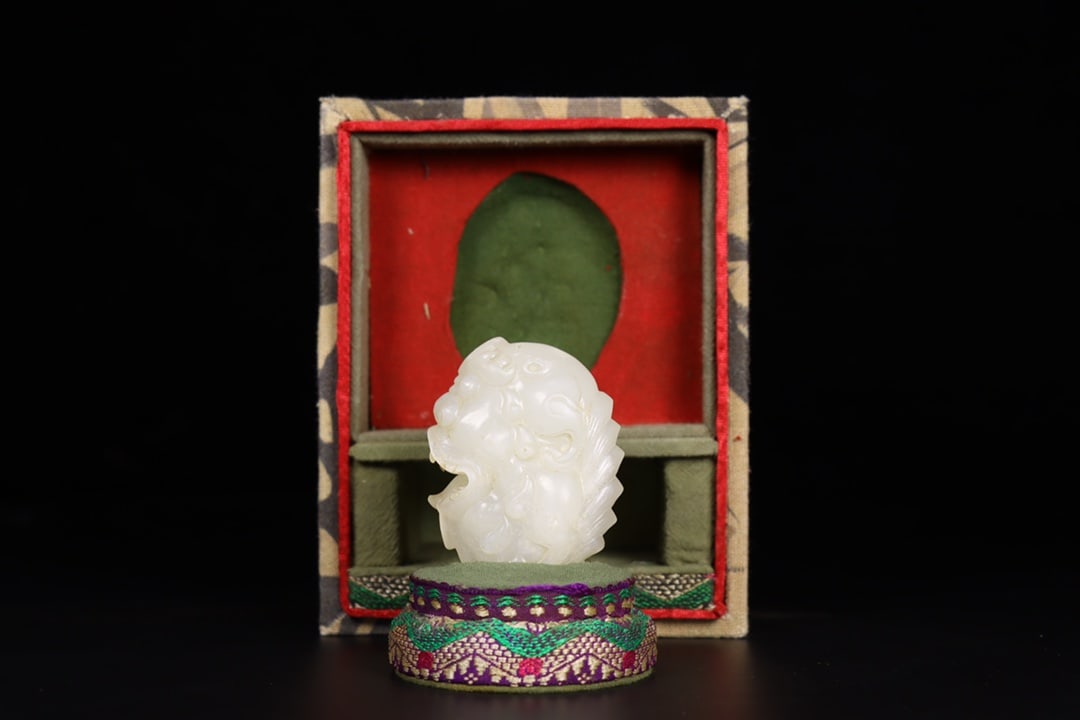 A Exquisite Hetian Jade Beast-Head Ornament (1 of 9)