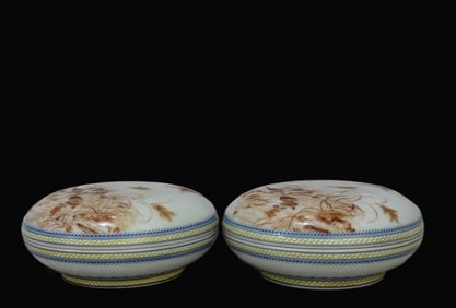 A pair of Exquisite Famille-Rose Flower and Bird Pattern Box