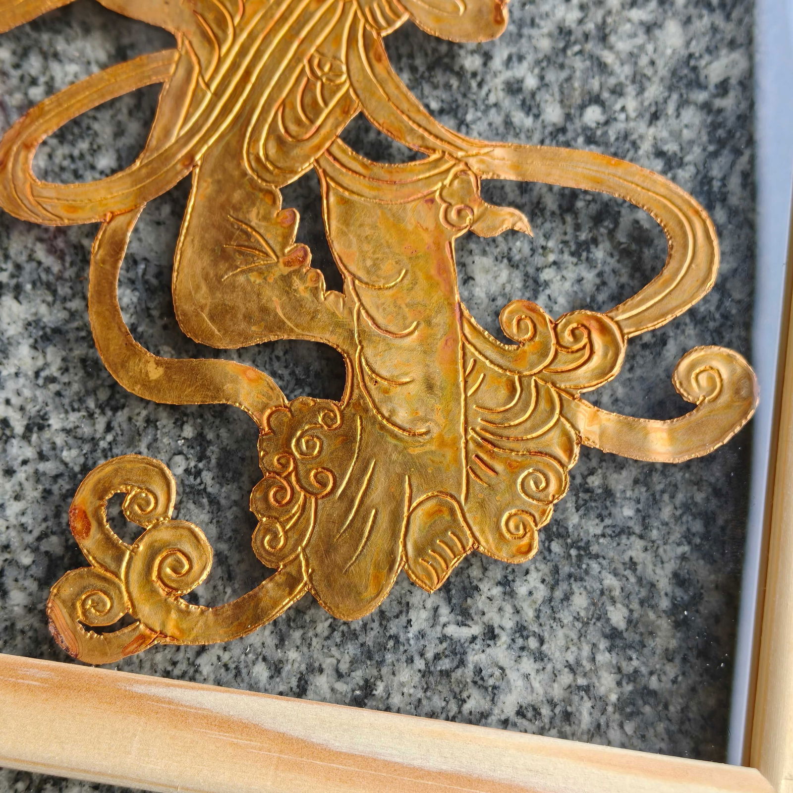 A Exquisite Bronze Gilt Human Pattern Gold Leaf - 3