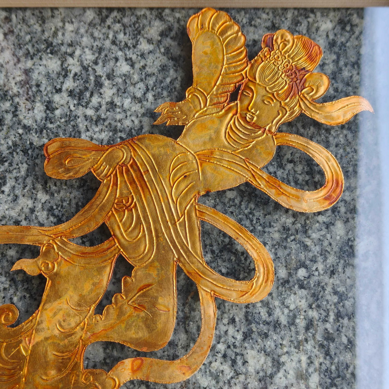 A Exquisite Bronze Gilt Human Pattern Gold Leaf - 5