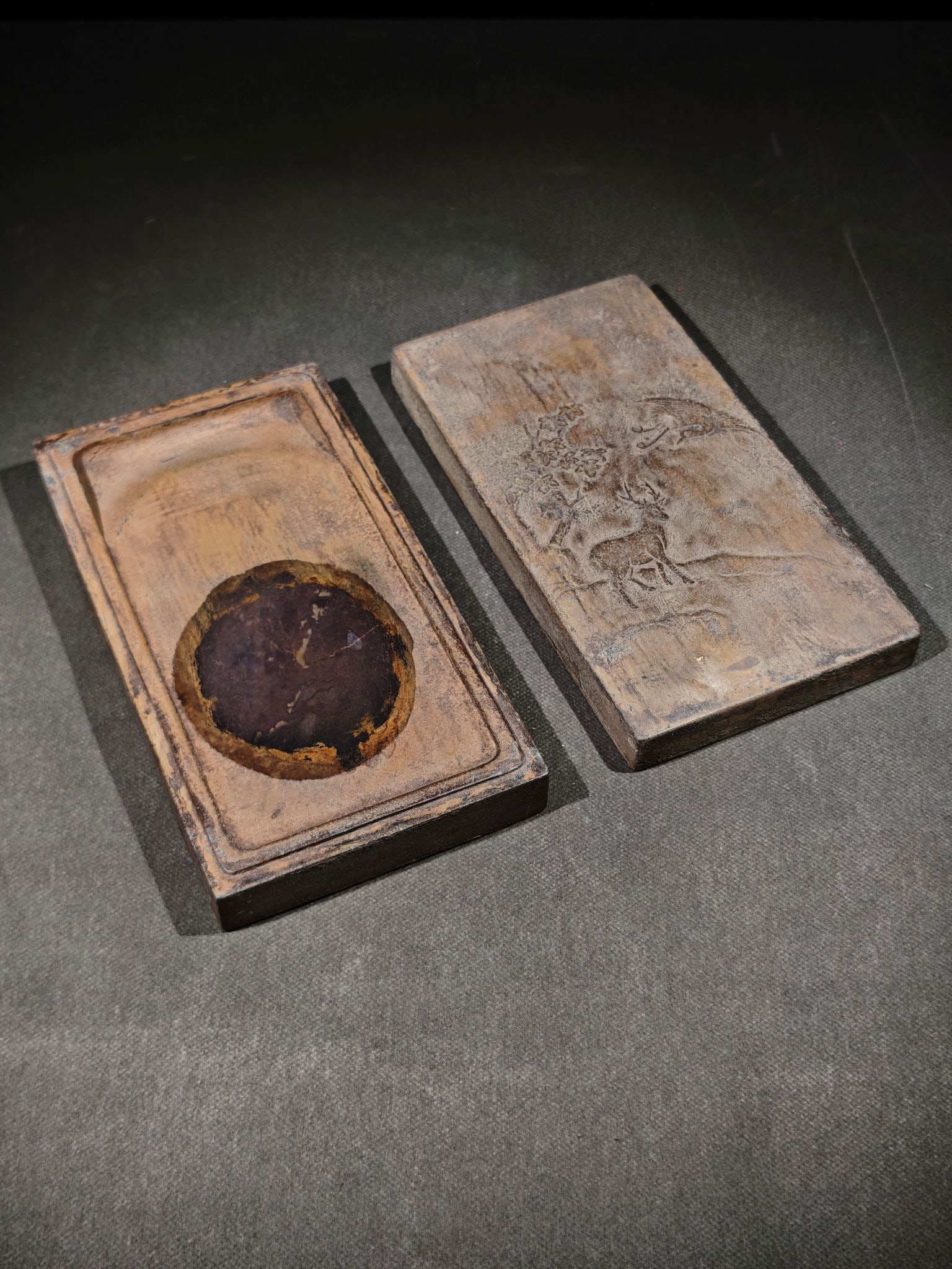 A Exquisite Deer and Crane Pattern Inkstone: A Exquisite Deer and Crane Pattern Inkstone,Qing Dynasty, China,With Mark,Size:8.8inx4.7inx1.8in 鹿鹤纹砚,中国清代,带款