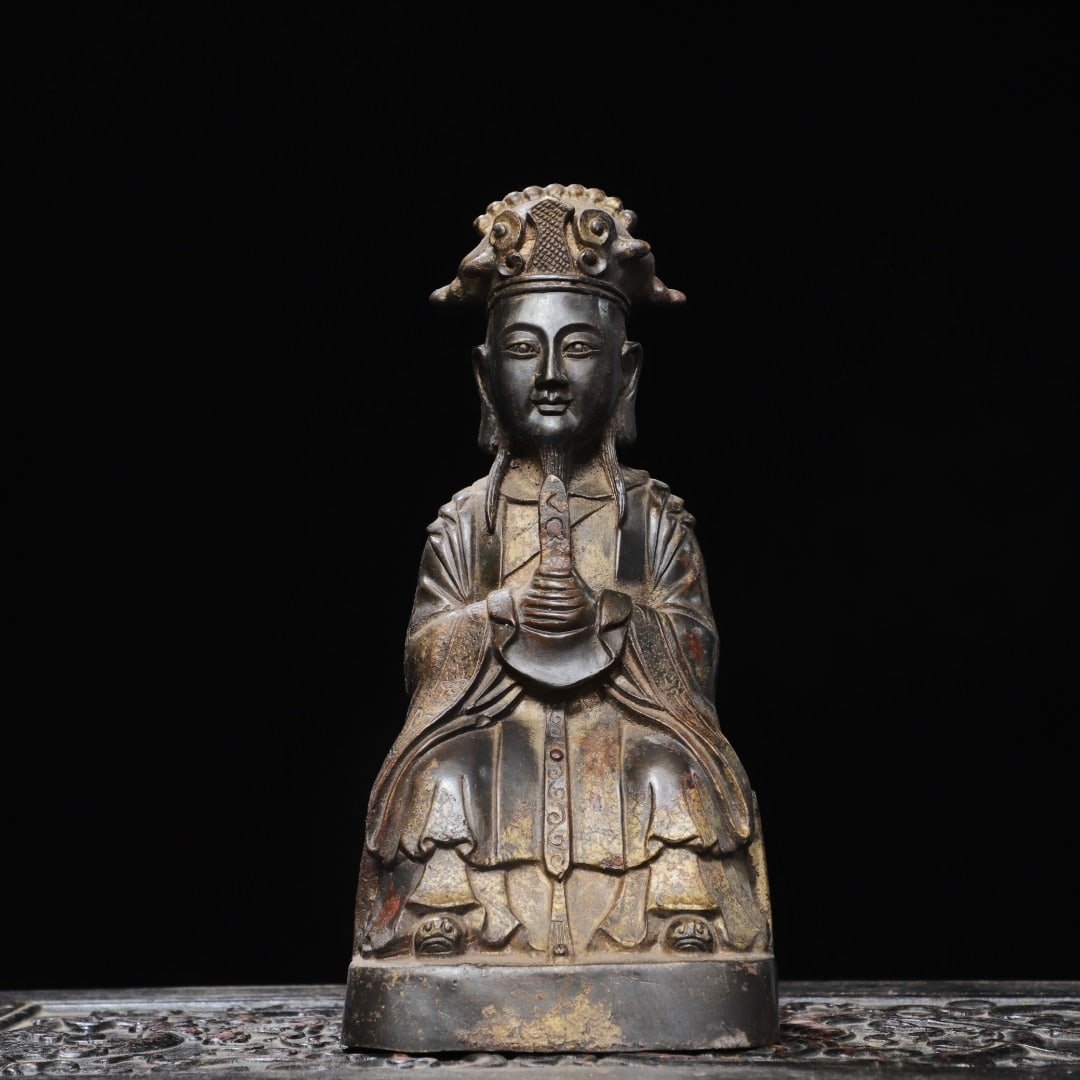 A Exquisite Bronze Human-Shaped Ornament: A Exquisite Bronze Human-Shaped Ornament,Ming Dynasty, China,Size:9.1inx4.7inx3.9in,Weight:1500g 铜人物形状摆件,中国明代